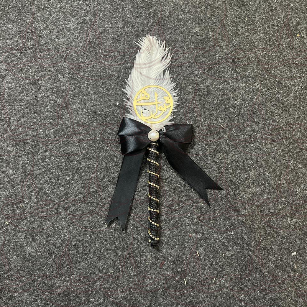 Black Bow Pen